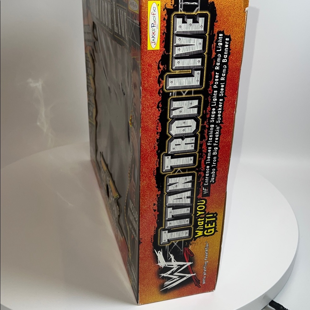 NEW SEALED WWF TITAN TRON LIVE SET WITH VINCE MCMAHON ACTION FIGURE - Picture 10 of 11